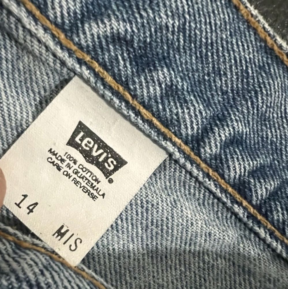 Vintage Y2K 2001 mom Levis Junior Relaxed Fit Blue Denim Shorts Size 14 Made - Picture 12 of 13